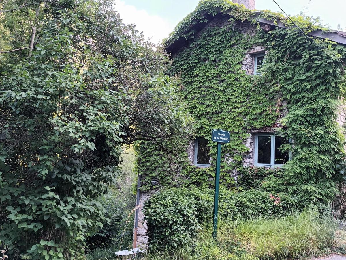 Deux Pieces De Caractere Au Coeur Des Gorges Apartment Engins Luaran gambar